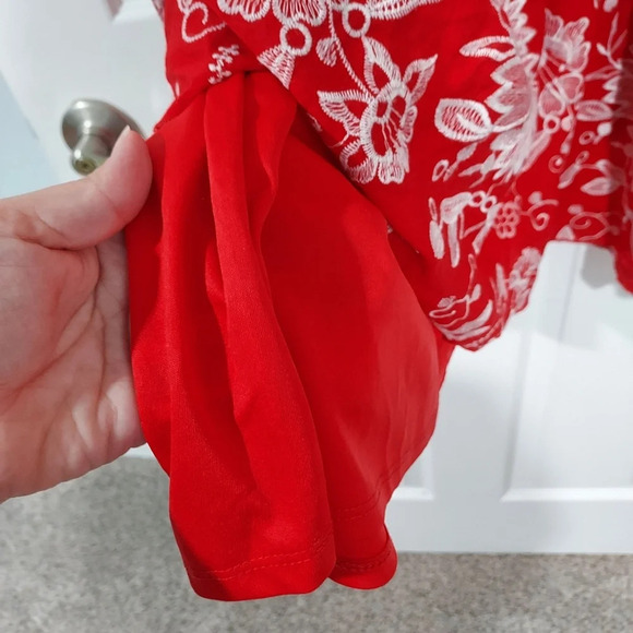 Westport Red & White Floral Embroidered A-Line Dress in Size 1X - Picture 8 of 9